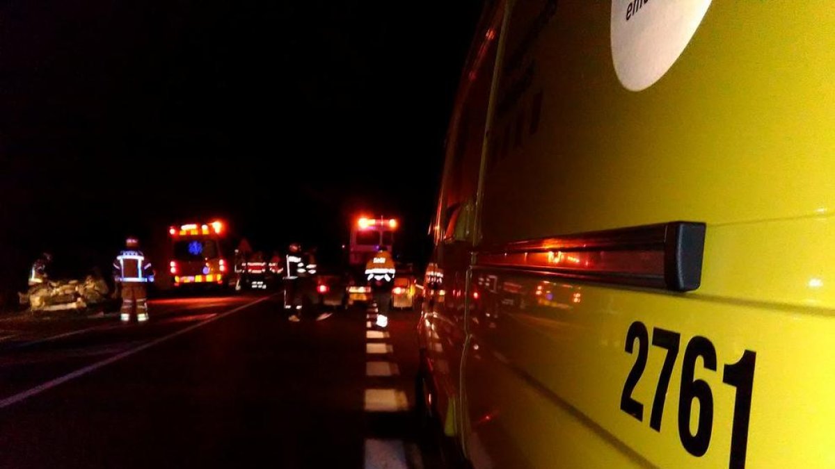 A la part esquerra de la foto es pot veure el vehicle sinistrat.