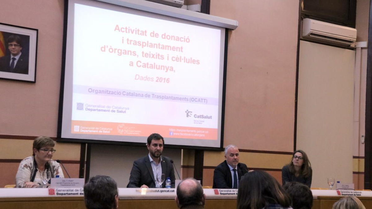 El conseller de Salut, Toni Comín, presentó ayer los datos sobre trasplantes en Barcelona.