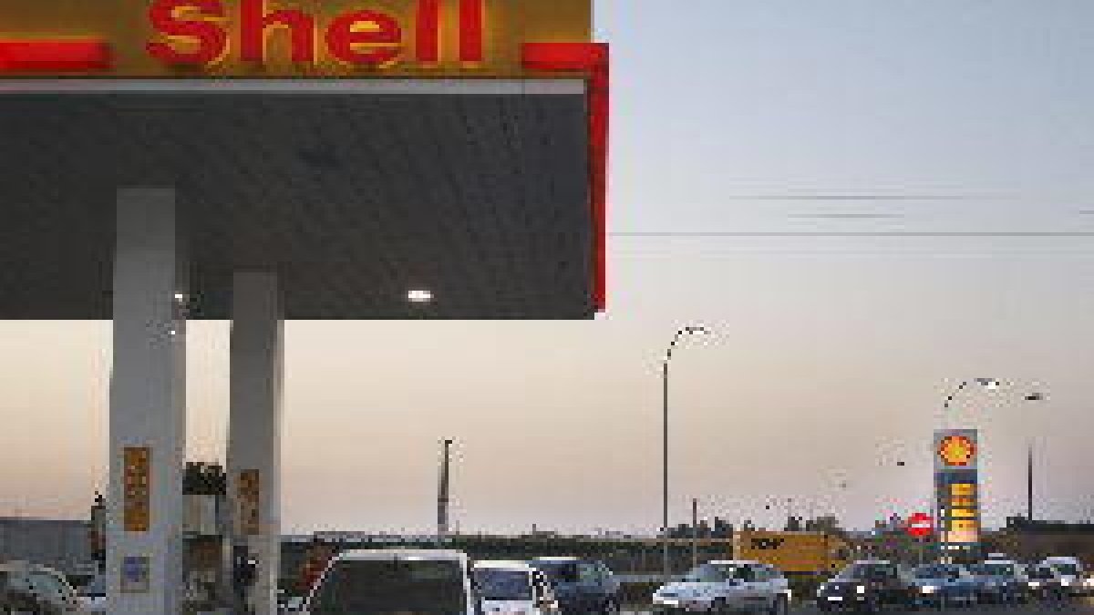 Los carburantes suben cerca del 1 % en la semana y encadenan dos meses al alza