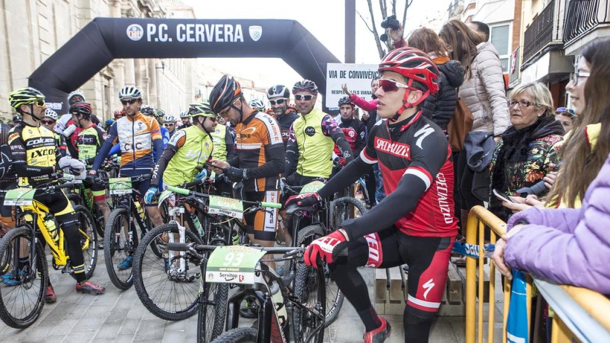 La Hivernal de Cervera va batre el rècord de participants amb 650 ciclistes a la sortida.