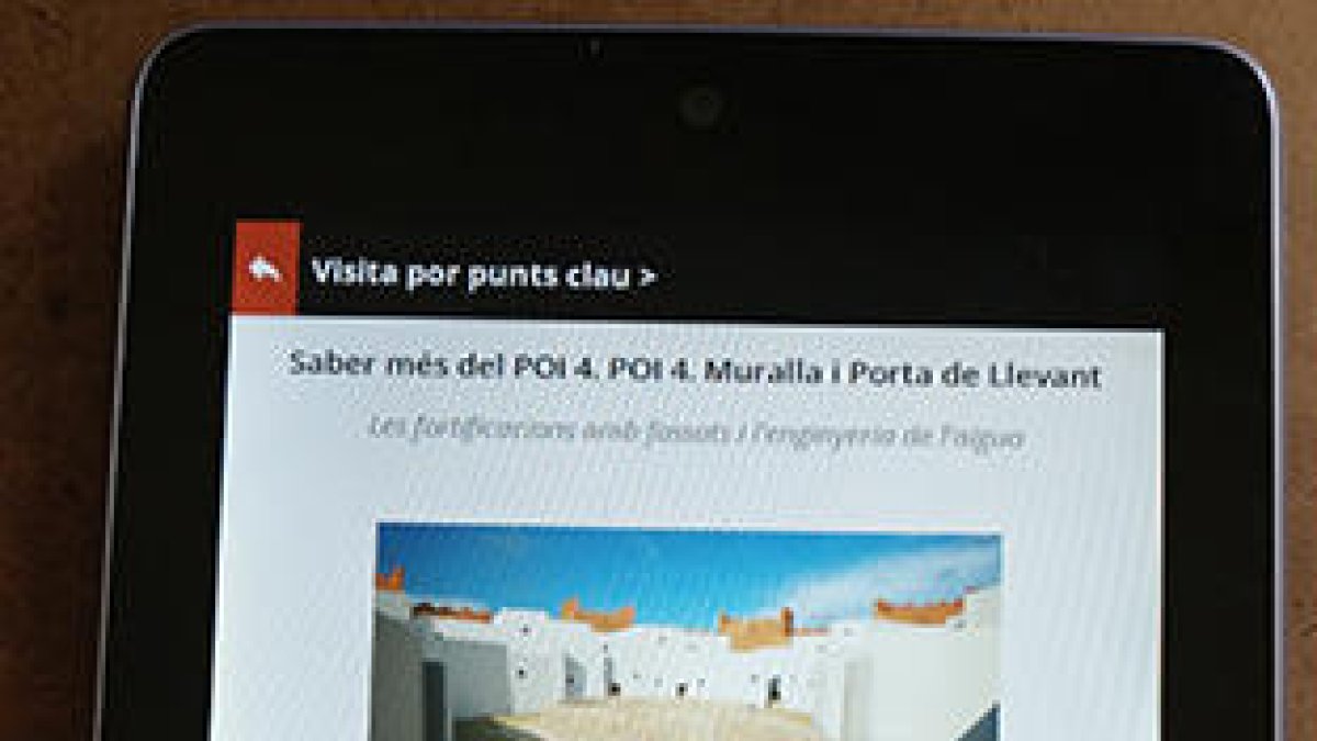 Dos exemples de la informació i imatges sobre els Vilars que poden consultar-se ja al mòbil.