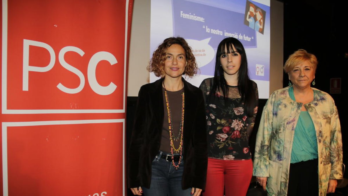 Meritxell Batet y Dolors Toldrà -derecha-, ayer en la ponencia.