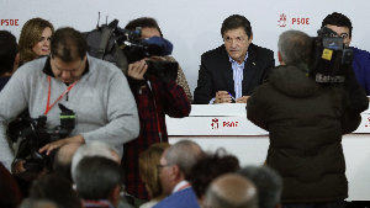 La Gestora del PSOE aprova proposar que el Congrés sigui 17 i 18 de juny