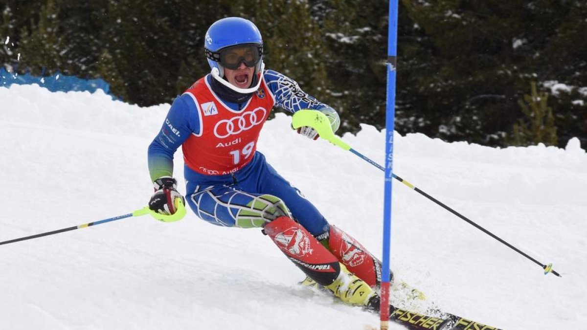 Pol Salvat, del CAEI, campeón de España