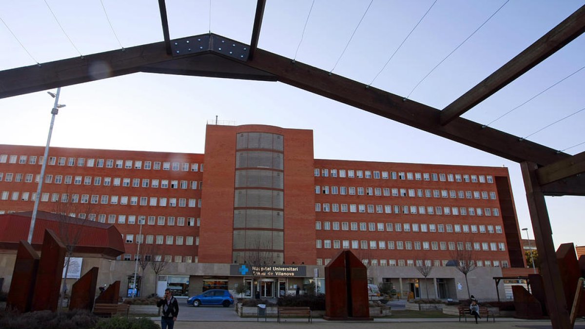 El Síndic pide acortar esperas de pacientes.