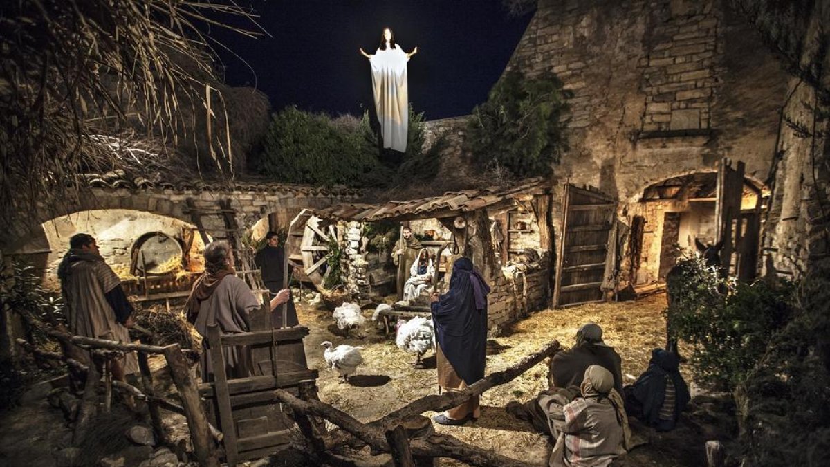 L’itinerari, d’una hora de durada, recorre la pràctica totalitat de cases, carrers i places de la petita població de la Segarra.