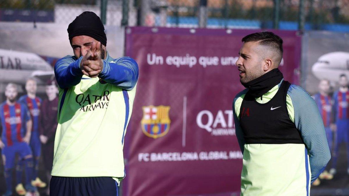Jordi Alba, a la dreta, en un entrenament d’aquesta temporada.