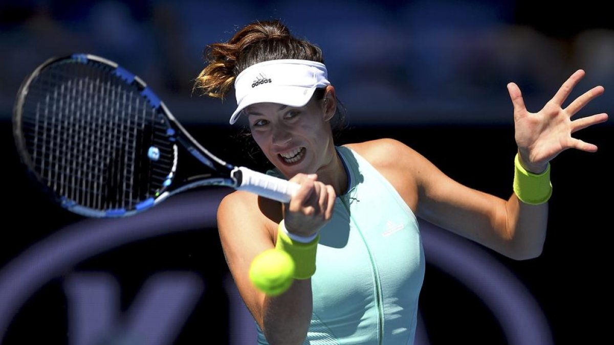 Garbiñe Muguruza pasó ronda en su estreno en el Abierto de Australia.
