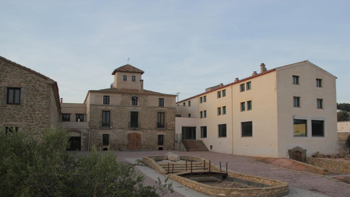La Casa Gran de Sucs, que els veïns volen que sigui un hotel.