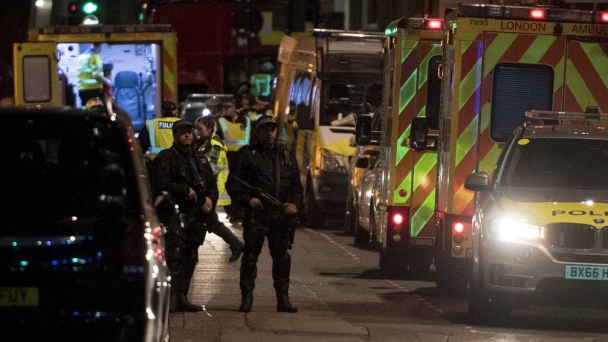 Doble atac a Londres amb 6 morts i 3 terroristes abatuts