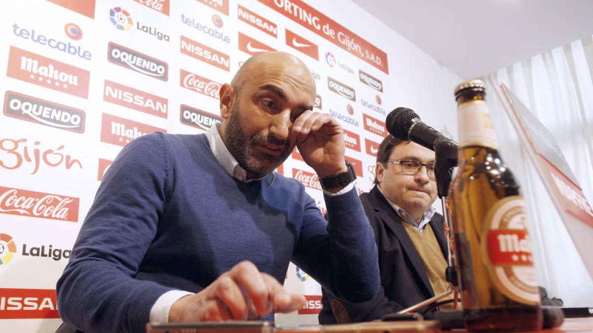 Abelardo s’acomiada de l’Sporting entre llàgrimes