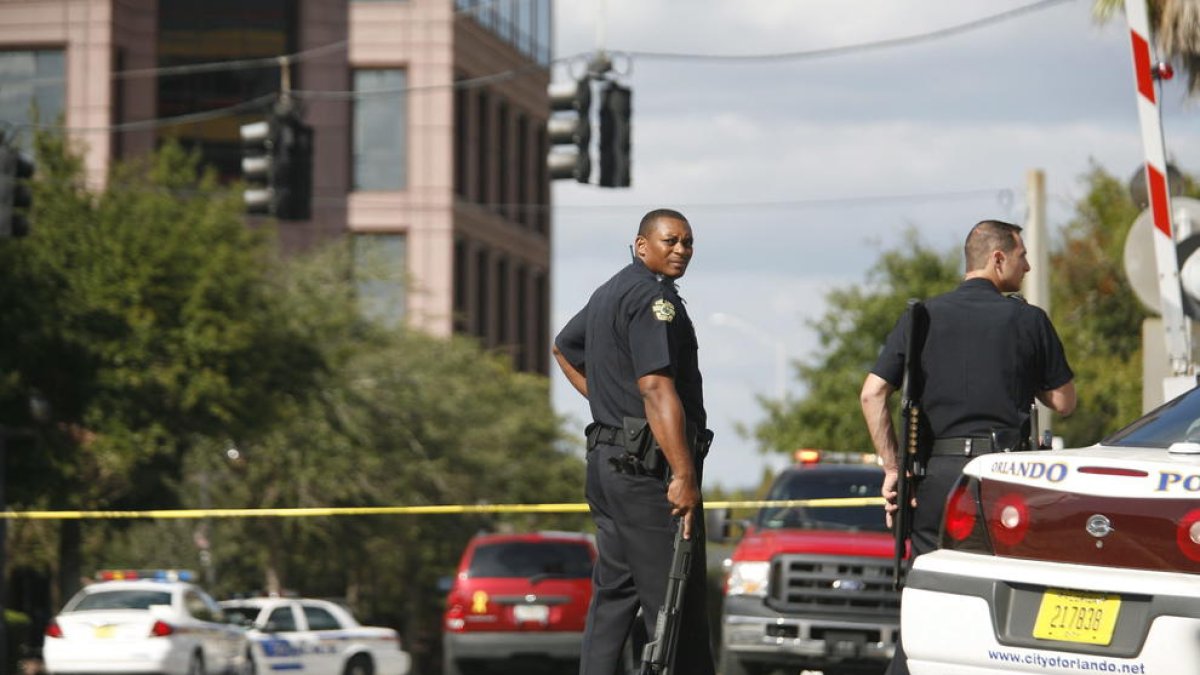 Tiroteo con 'varias víctimas' en una zona universitaria de Orlando, en los EE.UU.