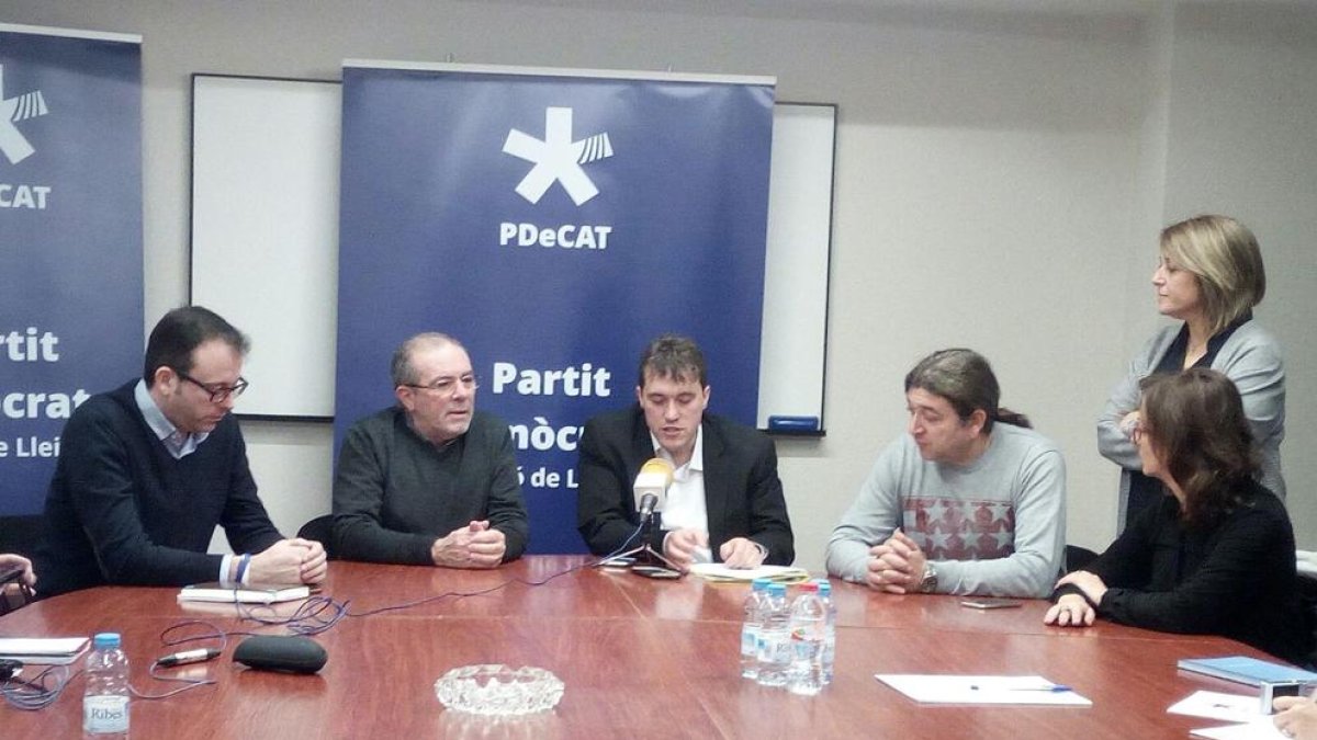 Reñé y Bonvehí, en el centro, explicaron los fines del partido.