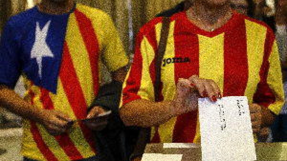 El 59 por ciento de los catalanes dice ser de izquierdas y 39 se siente español y catalán