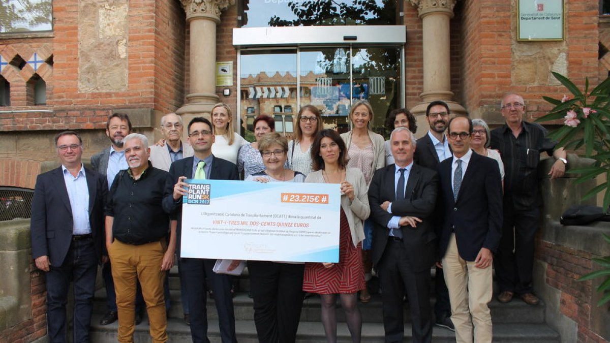 Entrega de fons recaptats per l’OCATT a la TrasplantRun.