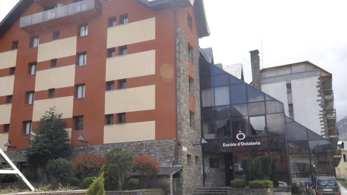 El edificio que acogerá la residencia asistida de Aran en Les.