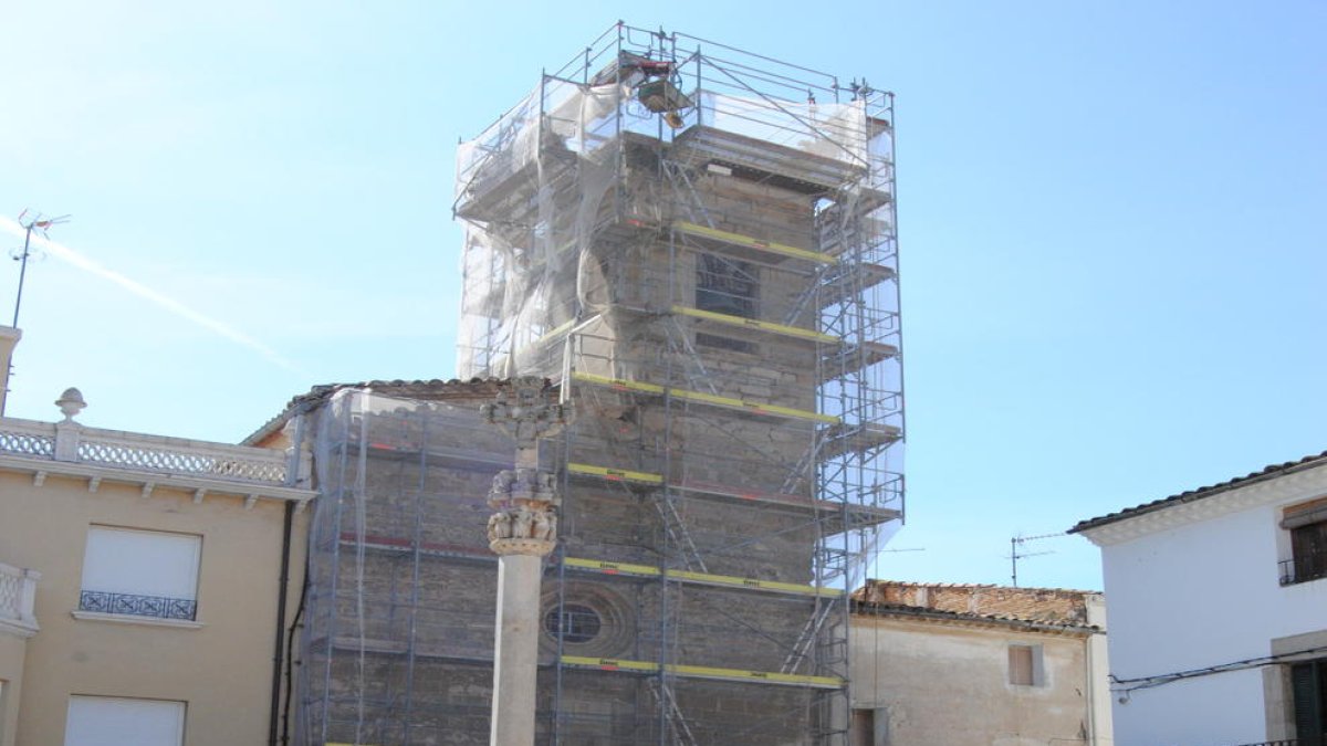 L’església de Santa Maria presentava ahir aquest aspecte.