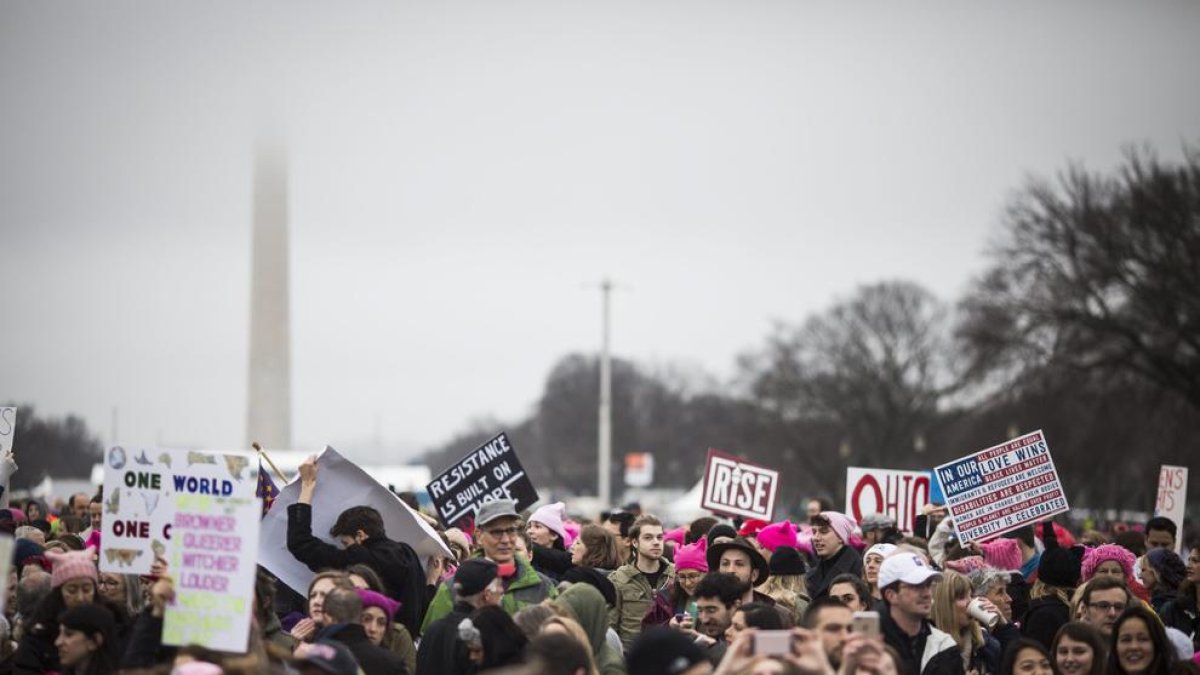 Imatge de la protesta de Washington en defensa de la diversitat, la igualtat i els drets de les dones que veuen amenaçats amb el nou president dels EUA.