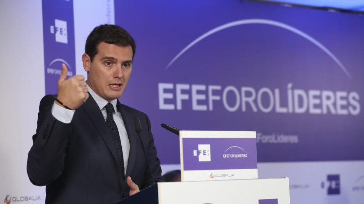 C's acorda amb el Govern que els mileuristes estiguin exempts de pagar l'IRPF