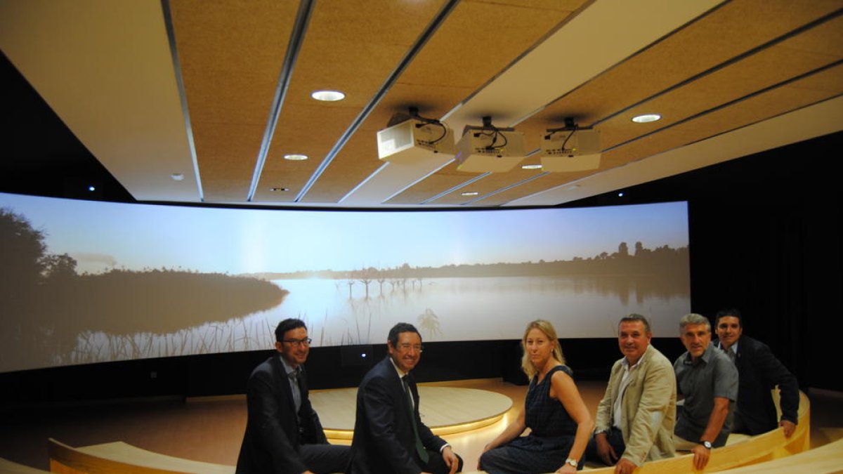 Munté durante su visita al Centre d’Immersió de l’Estany d’Ivars i Vila-Sana.