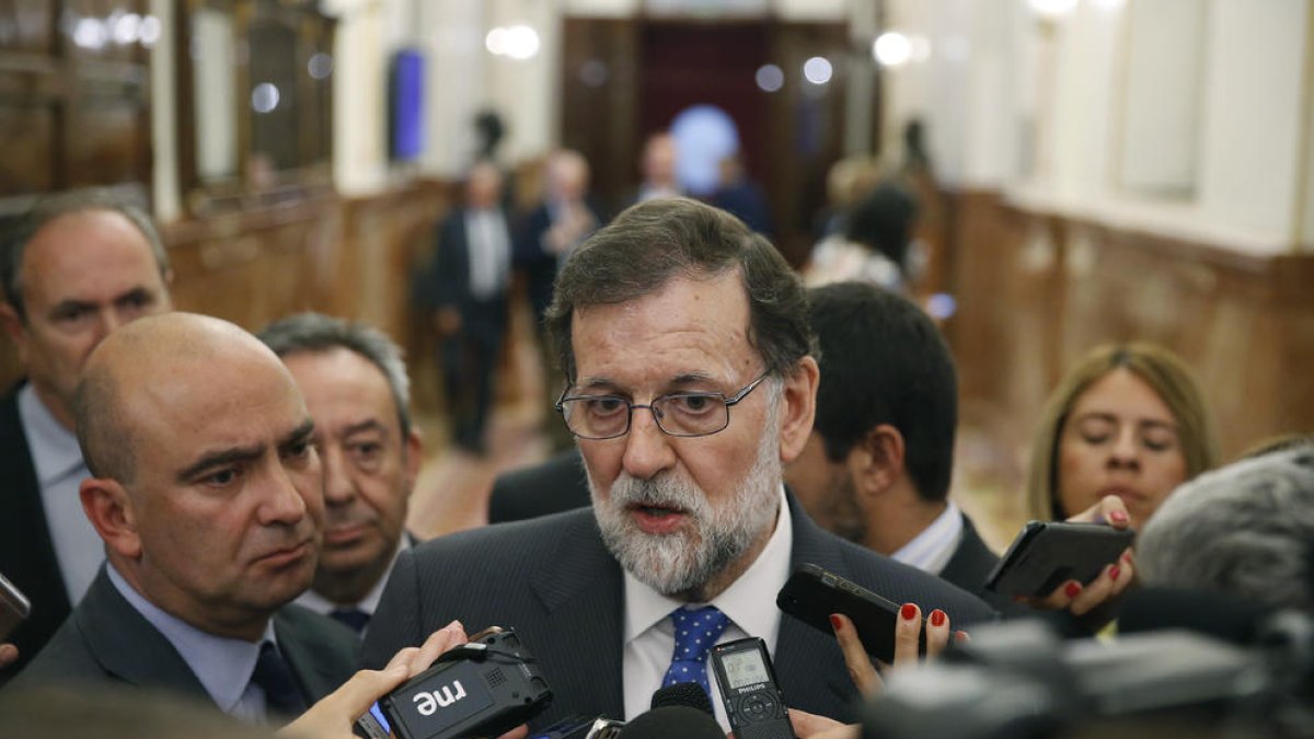 Rajoy ratifica després de l'anunci de Puigdemont que no hi haurà referèndum