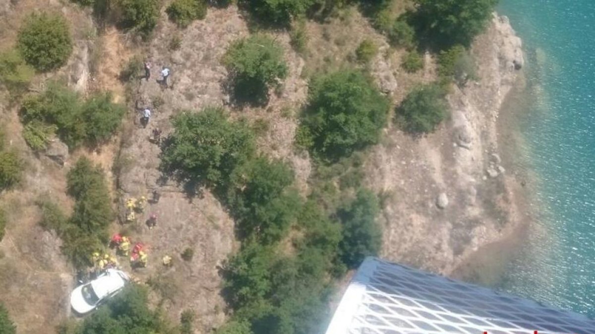Quatre ferits en caure amb el cotxe des de 25 metres a Sant Llorenç de Morunys