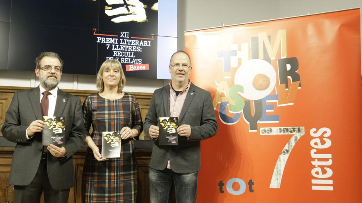 Rossich, Macià y Armengol, ayer en la presentación del premio.