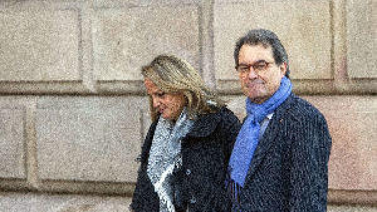 Voluntarios desvinculan al Govern del 9N pero ignoran los detalles de la organización