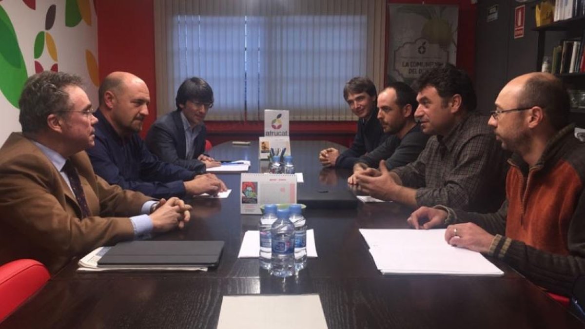 UP i Afrucat impulsen un espai de debat amb la resta d'organitzacions del sector