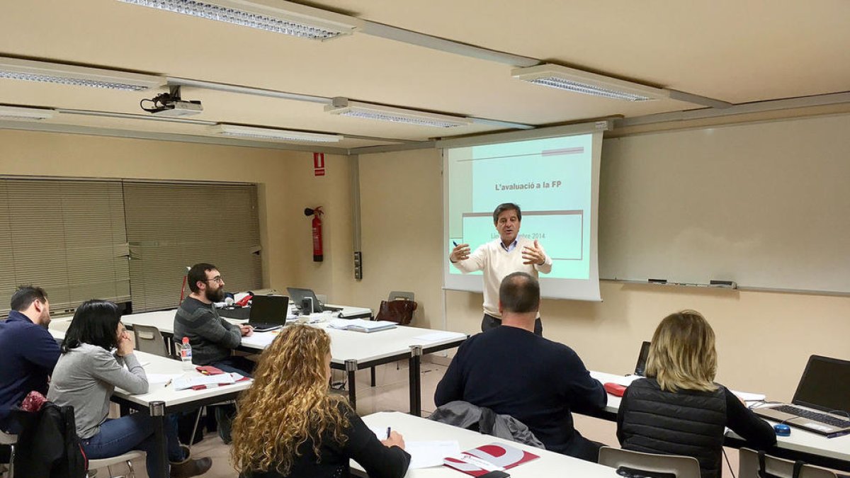 Una de las clases para los ingenieros que quieren ejercer la docencia.