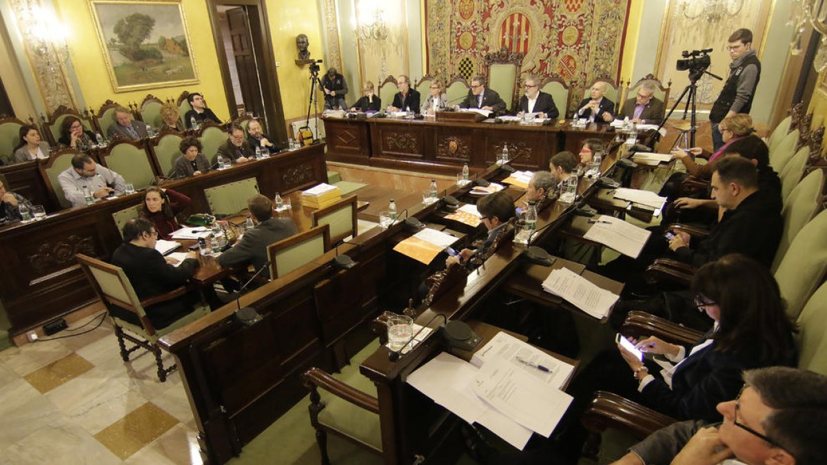 Imagen de archivo de la sesión del último pleno del ayuntamiento de Lleida.