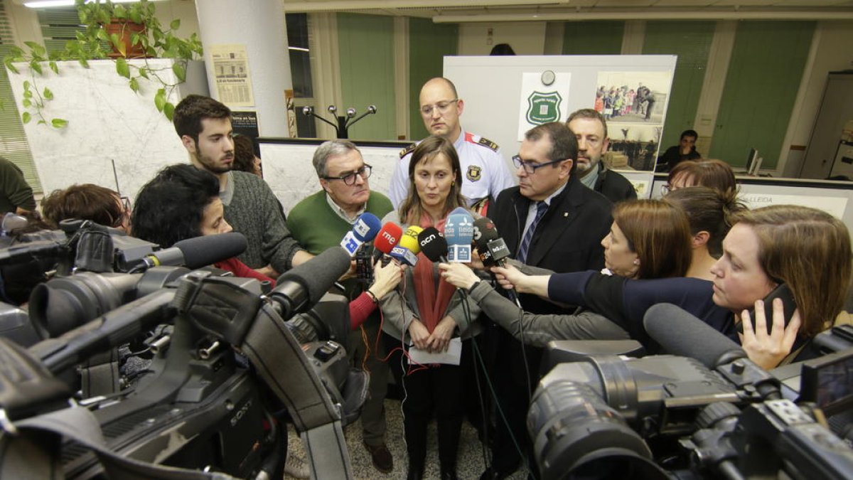 Gran expectació mediàtica ahir a Lleida en la roda de premsa que van oferir els consellers d’Agricultura i Interior.