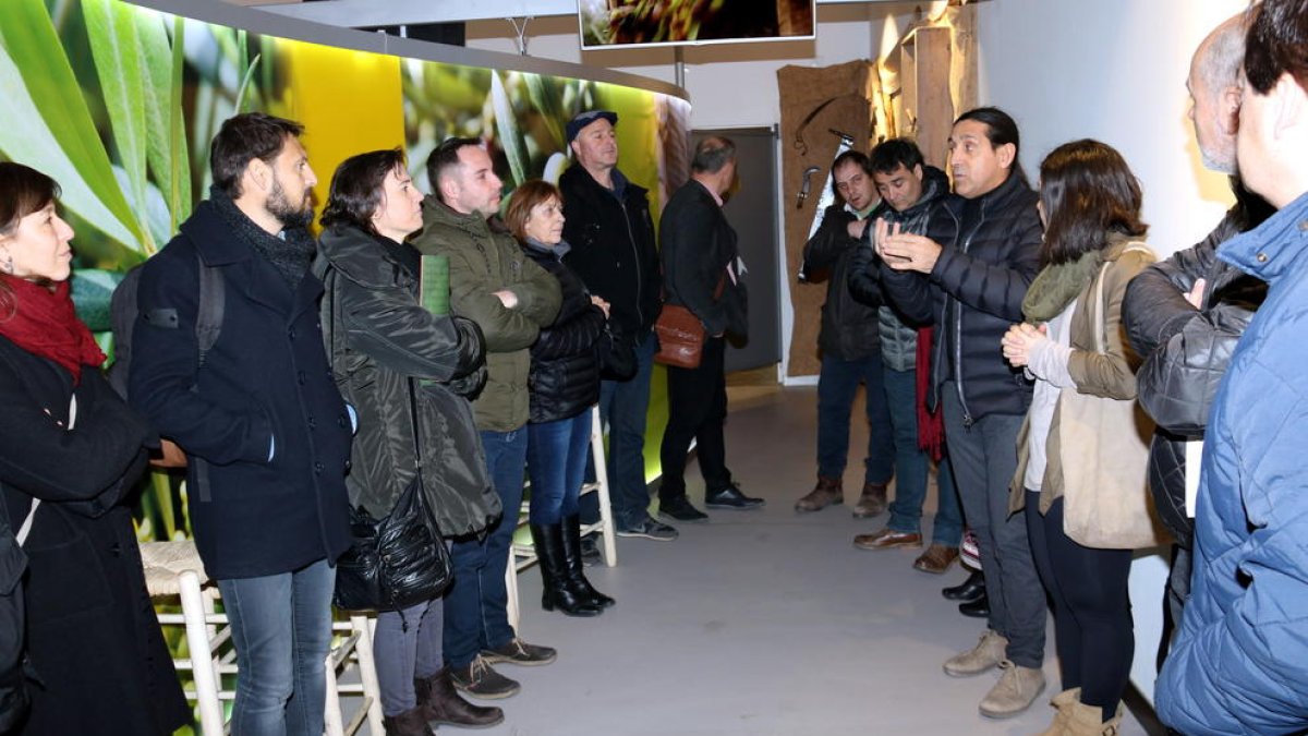 La reunió va tenir lloc al Centre de la Cultura de l’Oli de la Granadella.