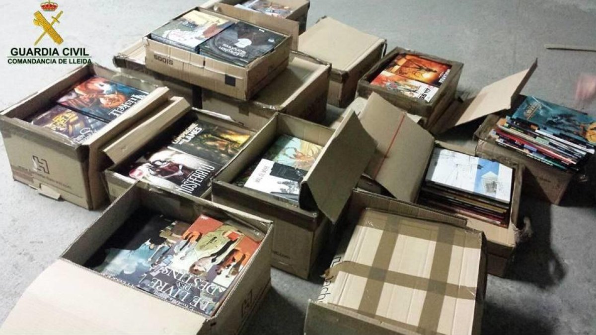 Imagen de los cómics incautados y valorados en 7.665 euros.