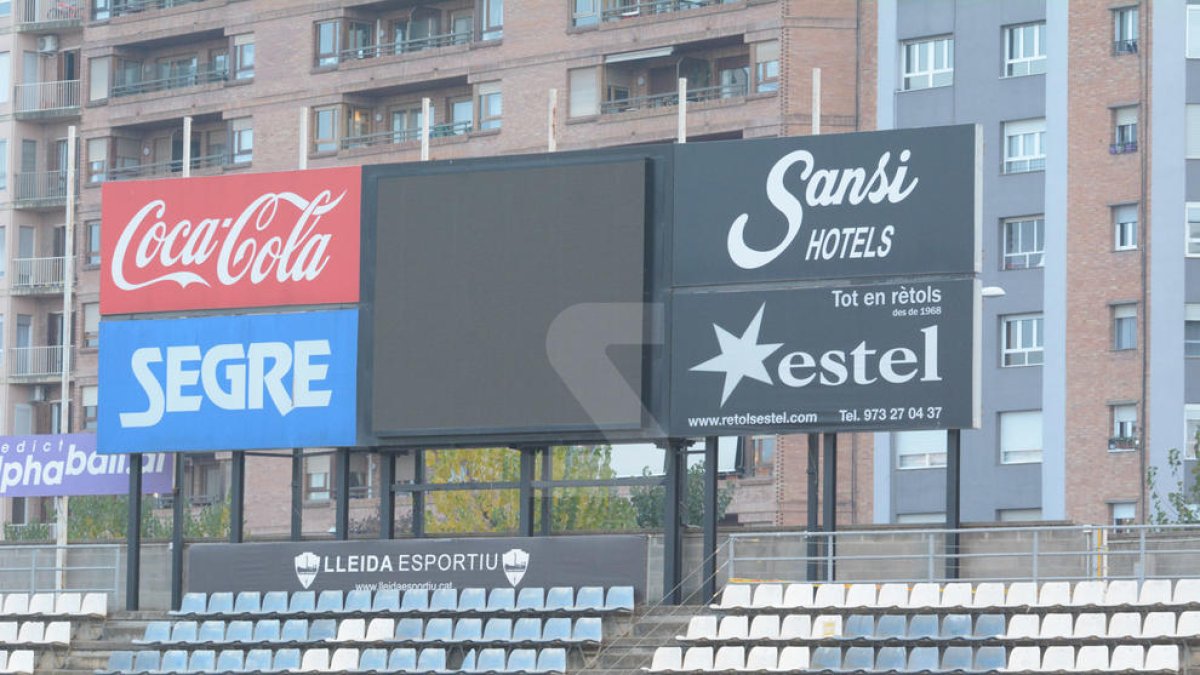 Protestes de jugadors i afició del Lleida Esportiu al Camp d'Esports
