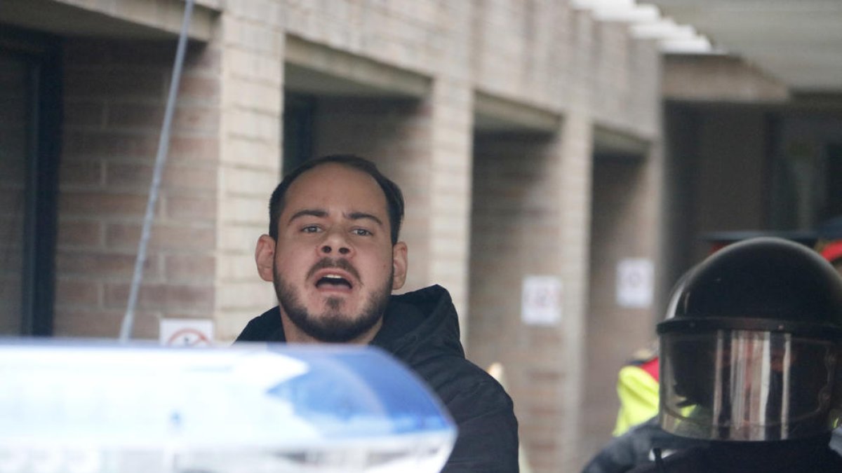 Els Mossos s'emporten detingut el raper Pablo Hásel