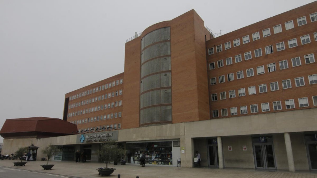 El Arnau mantiene cerradas dos habitaciones de la unidad sociosanitaria para acabar de desinfectarlas.
