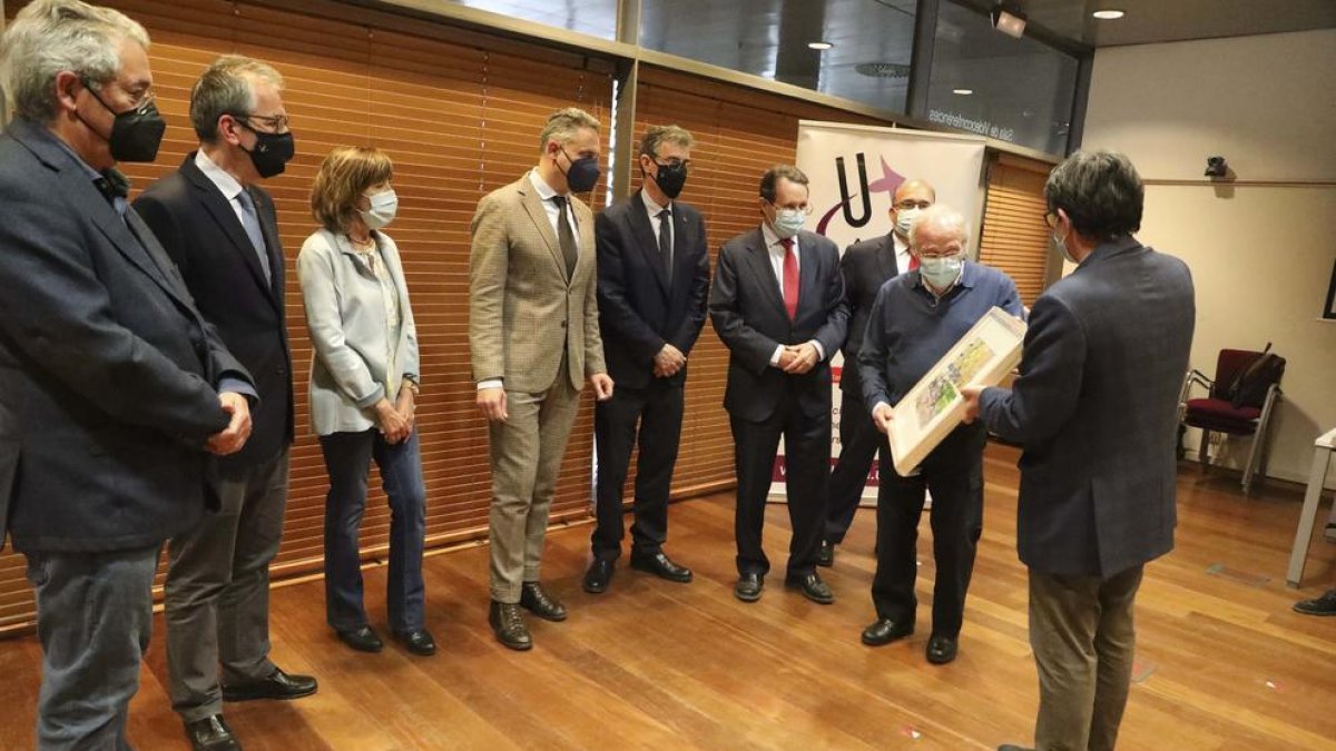 Alumni UdL entrega el premi Alfons de Borja al Col·legi Oficial d'Infermeres i al Col·legi Oficial de Metges de Lleida