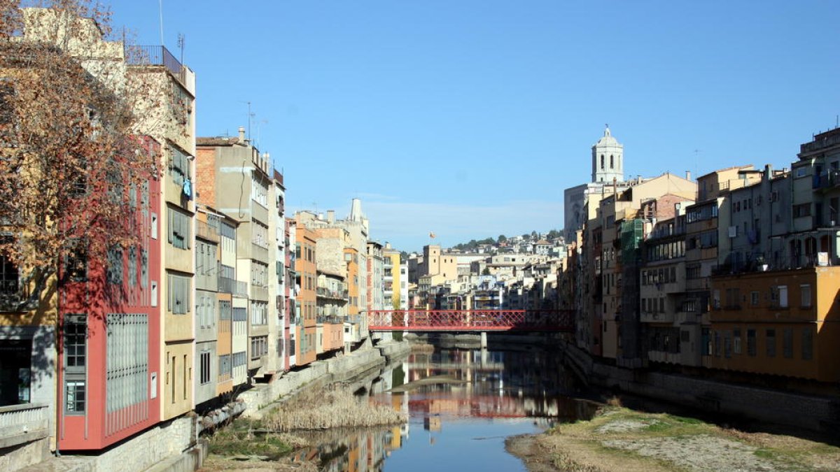 Vista general de Girona desde el puente de Piedra.