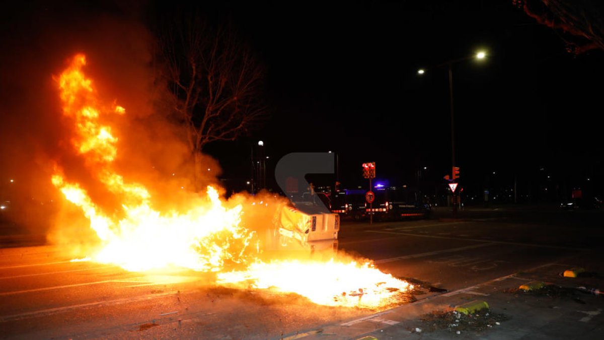 Manifestació a Lleida contra el tancament de Pablo Hasél i posteriors aldarulls