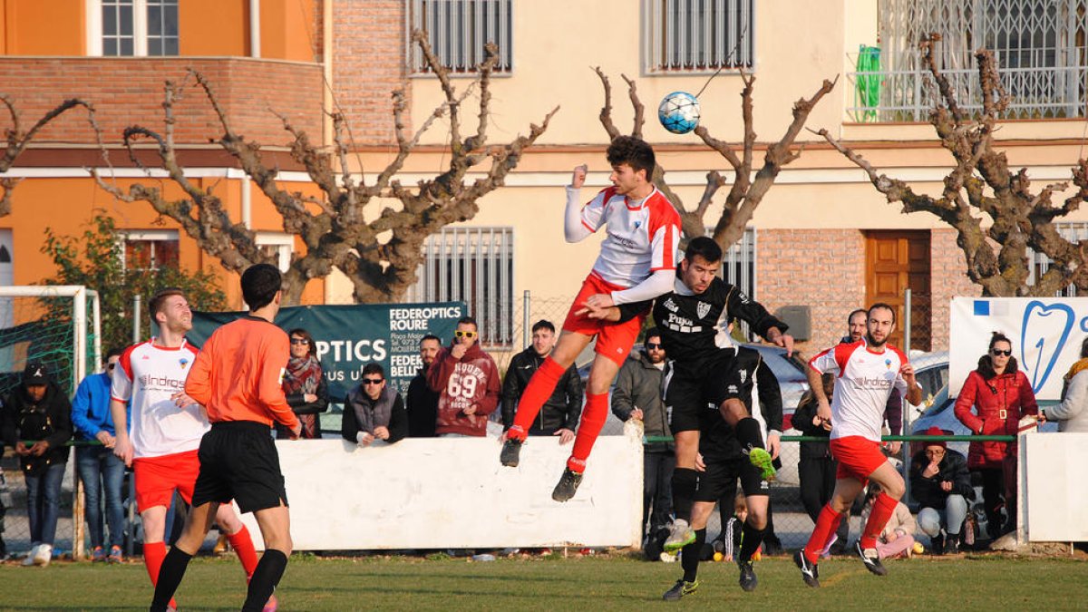 El Linyola i el Mollerussa van disputar un emocionant partit en el qual va acabar imposant-se l’equip visitant.