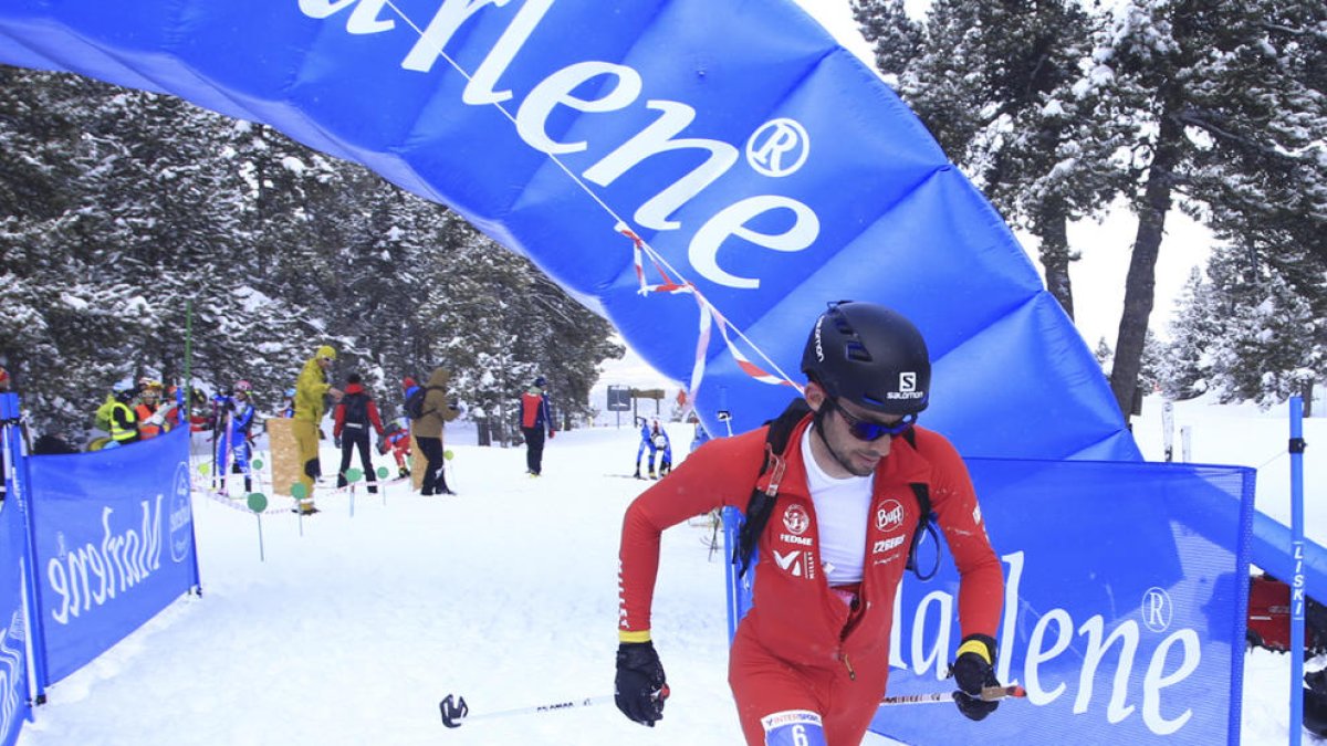 Kilian Jornet, ayer durante la prueba de la Copa del Mundo en Francia.