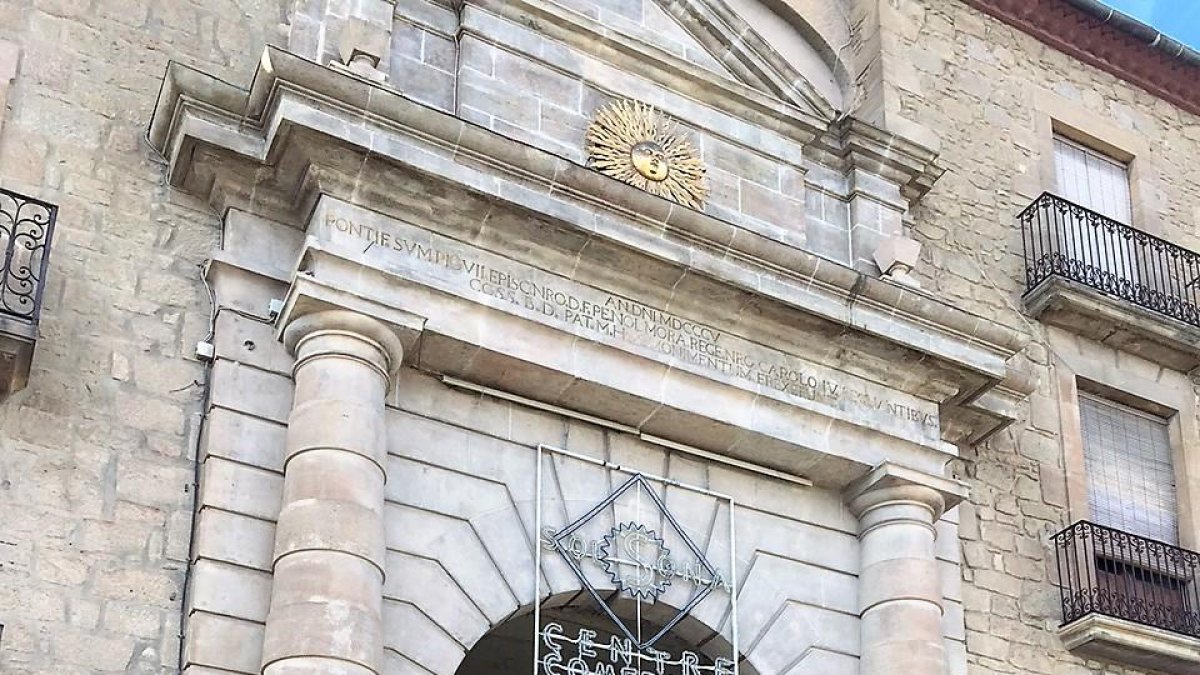 La pilona del portal del Pont se activará en marzo.