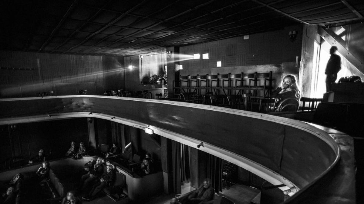 Imagen de una sesión de domingo en el cine Flotats de Tornabous.