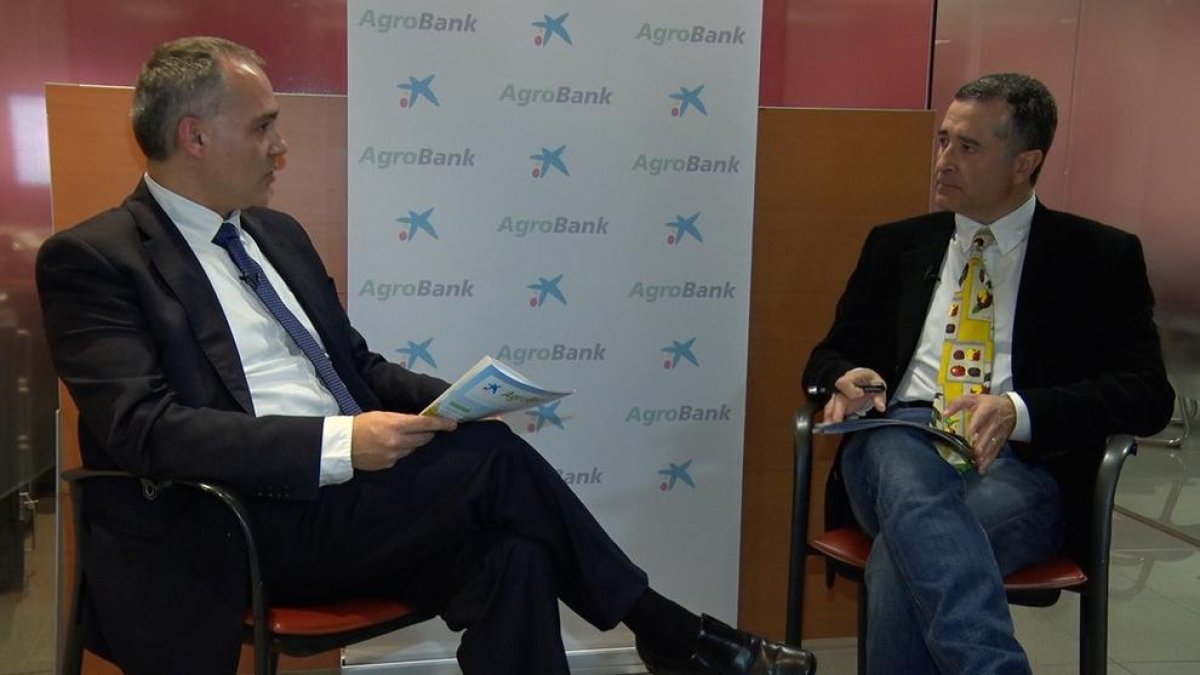 Josep Martínez es entrevistado por Josep Mª Sanuy.