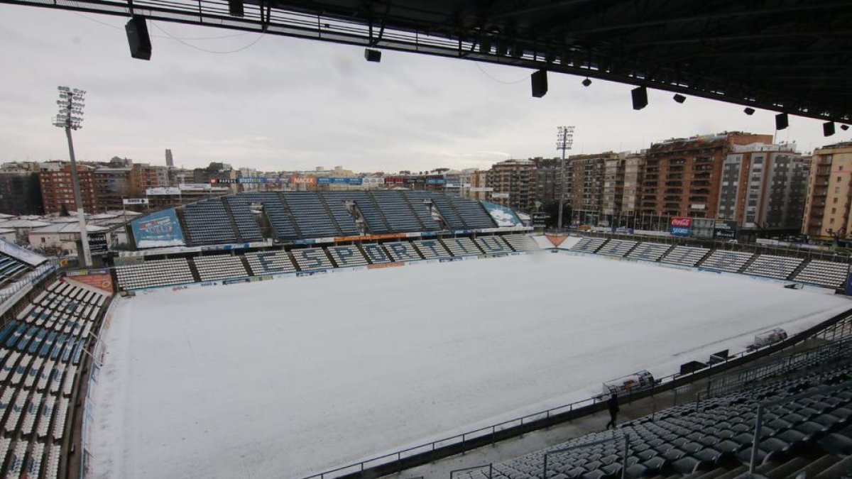 Aspecto que presentaba ayer el Camp d’Esports mientras el equipo entrenaba en el pabellón.
