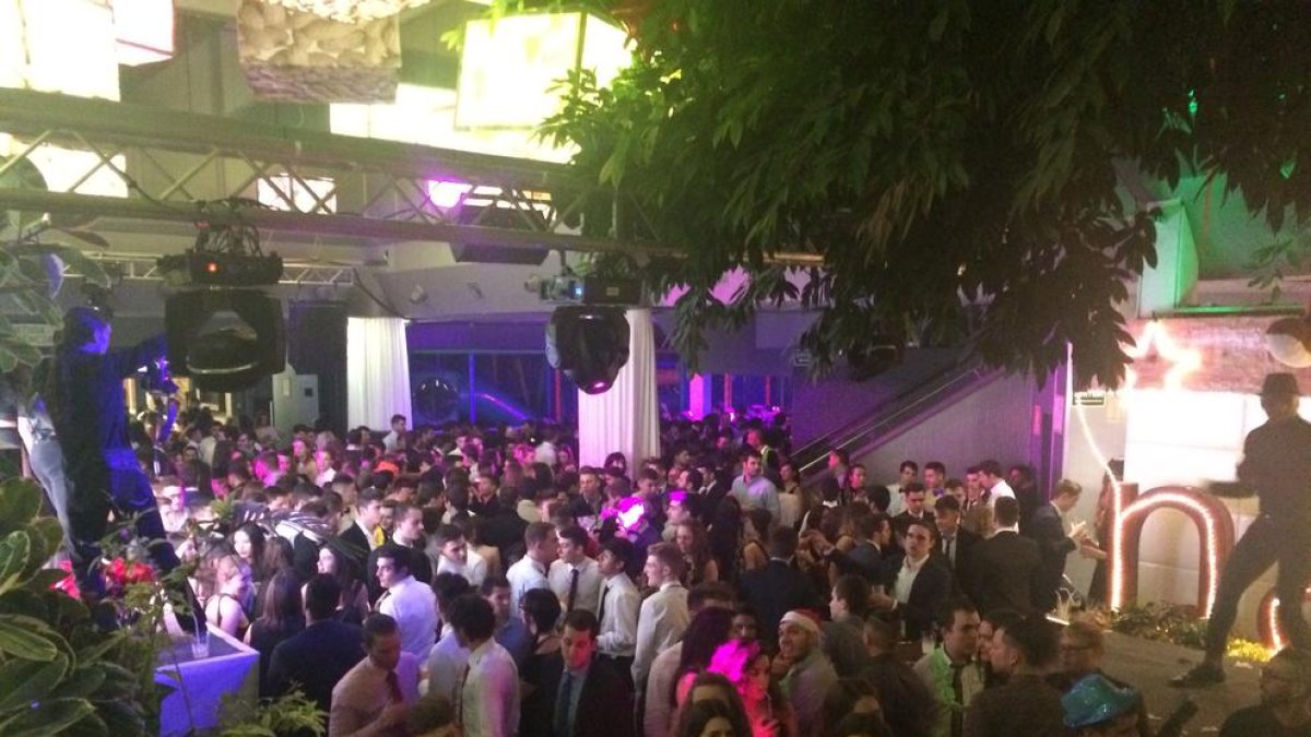 La Fonda del Nastasi es va omplir de públic per celebrar la nit de Cap d’Any.