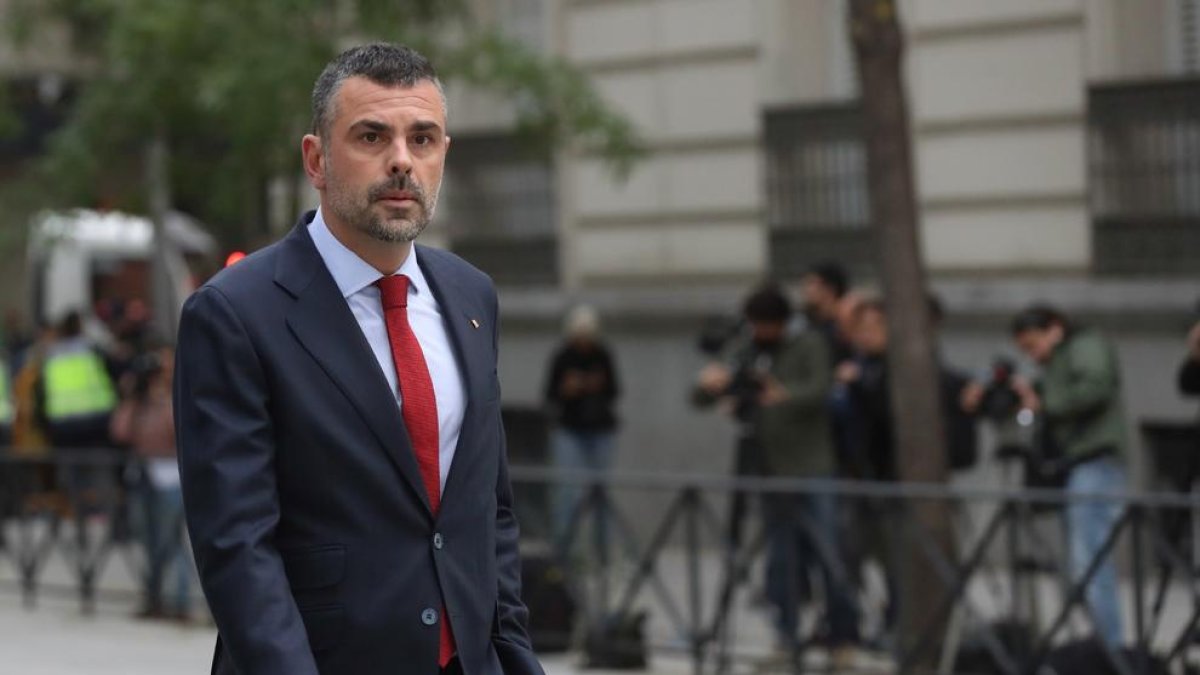 El jutge d'Osca cita els exconsellers Vila i Puig per no tornar els béns de Sixena