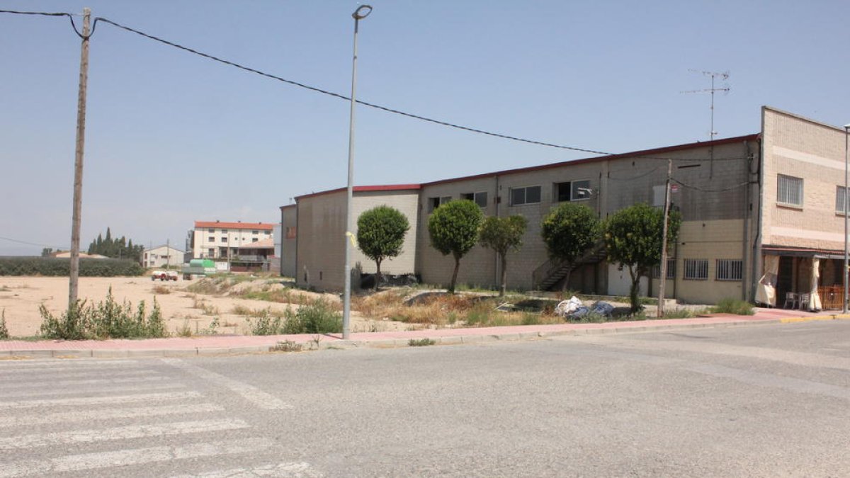 La zona se encuentra próxima al pabellón polideportivo.