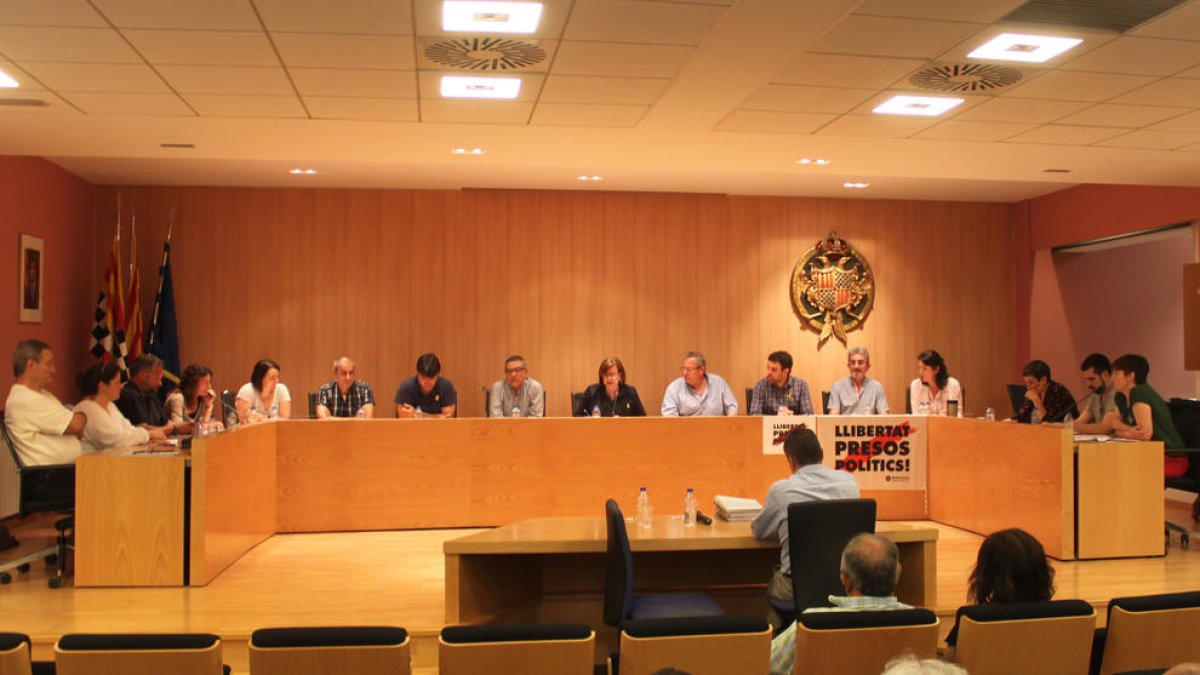 L'ajuntament de Tàrrega dóna suport als docents denunciats per presumptes delictes d'odi